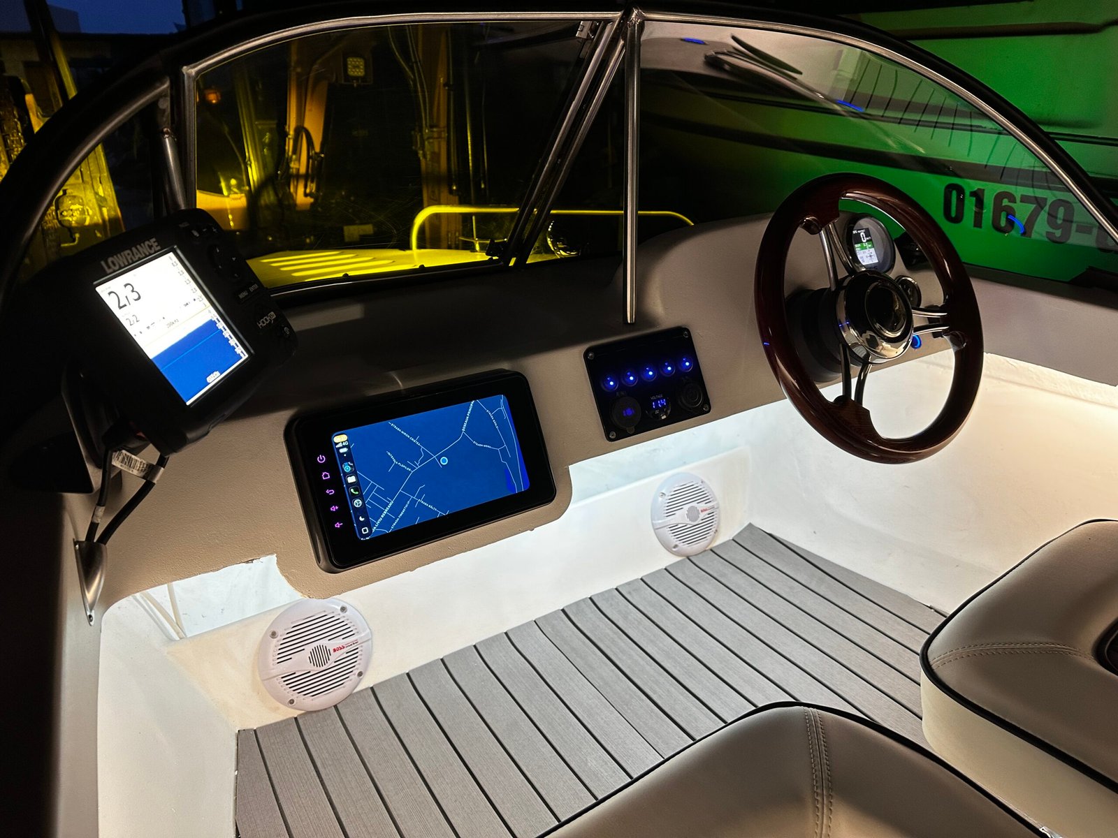 Barcă Italiană BELLA VELOCE 400 restaurata complet- de vânzare